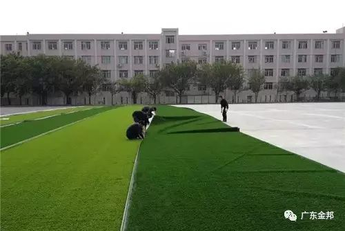 免填充人造草坪施工流程